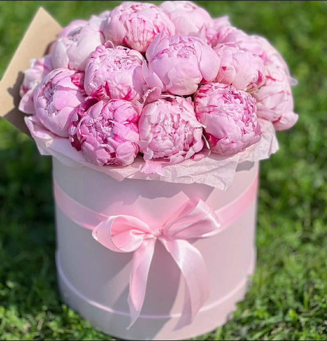 blush_peony_hatbox_los_angeles.jpg