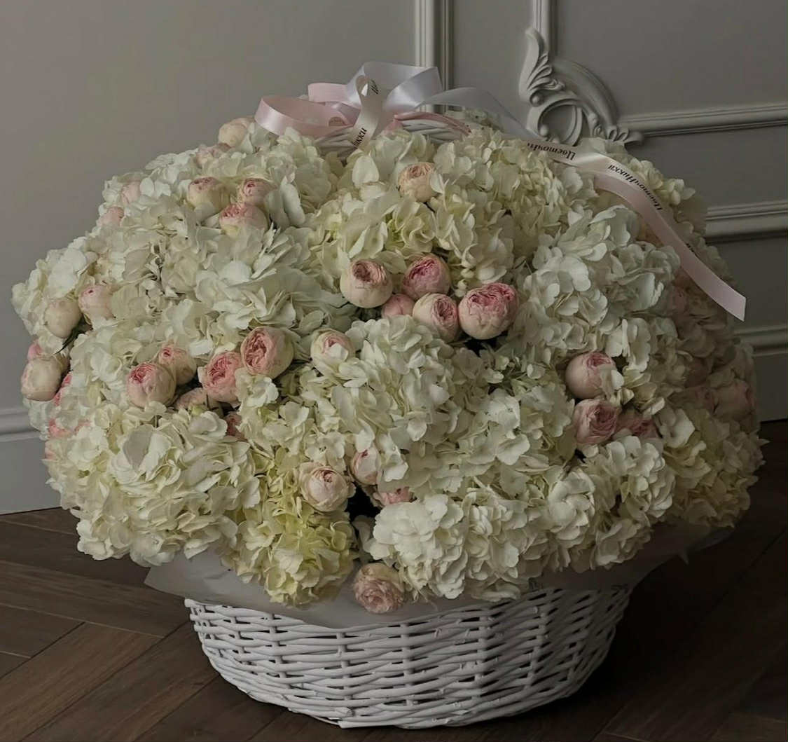Ivory Majesty Basket
