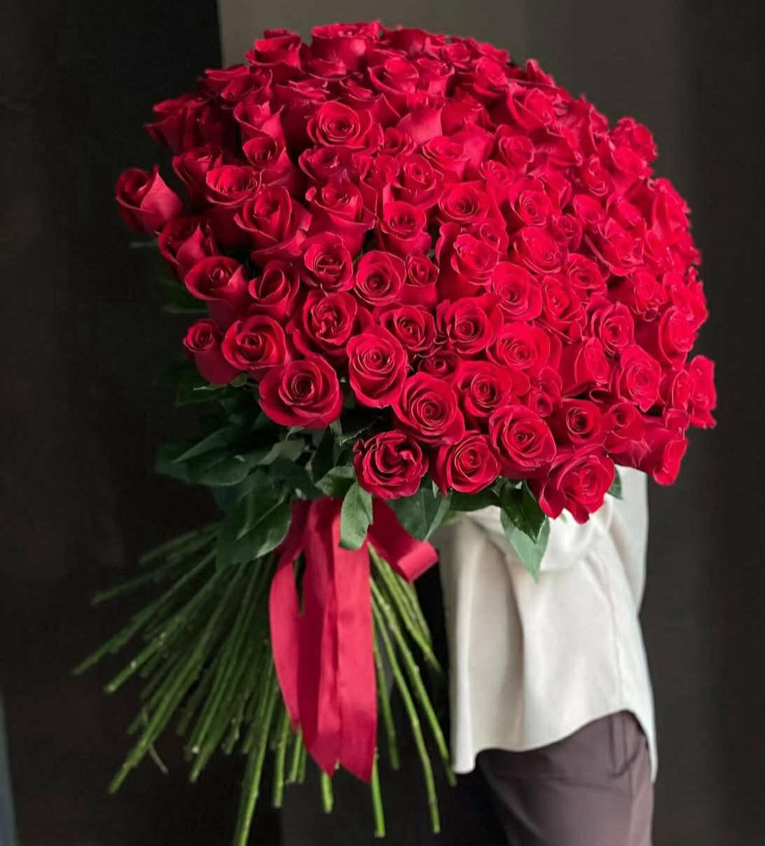 Scarlet Majesty Bouquet